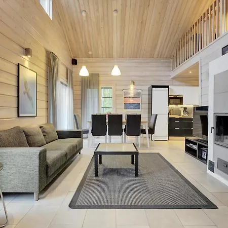 Huurre - 200 M From The Waters Of Pyhaejaervi * פיהטונטורי