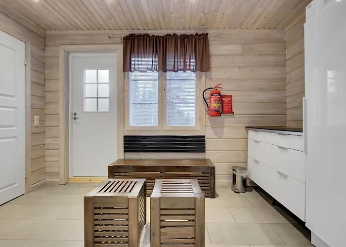 Willa Huurre - 200 M From The Waters Of Pyhaejaervi *