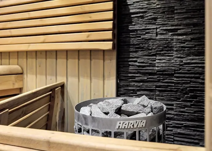 Huurre - 200 M From The Waters Of Pyhaejaervi