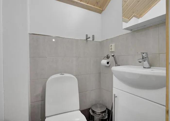 Huurre - 200 M From The Waters Of Pyhaejaervi פיהטונטורי